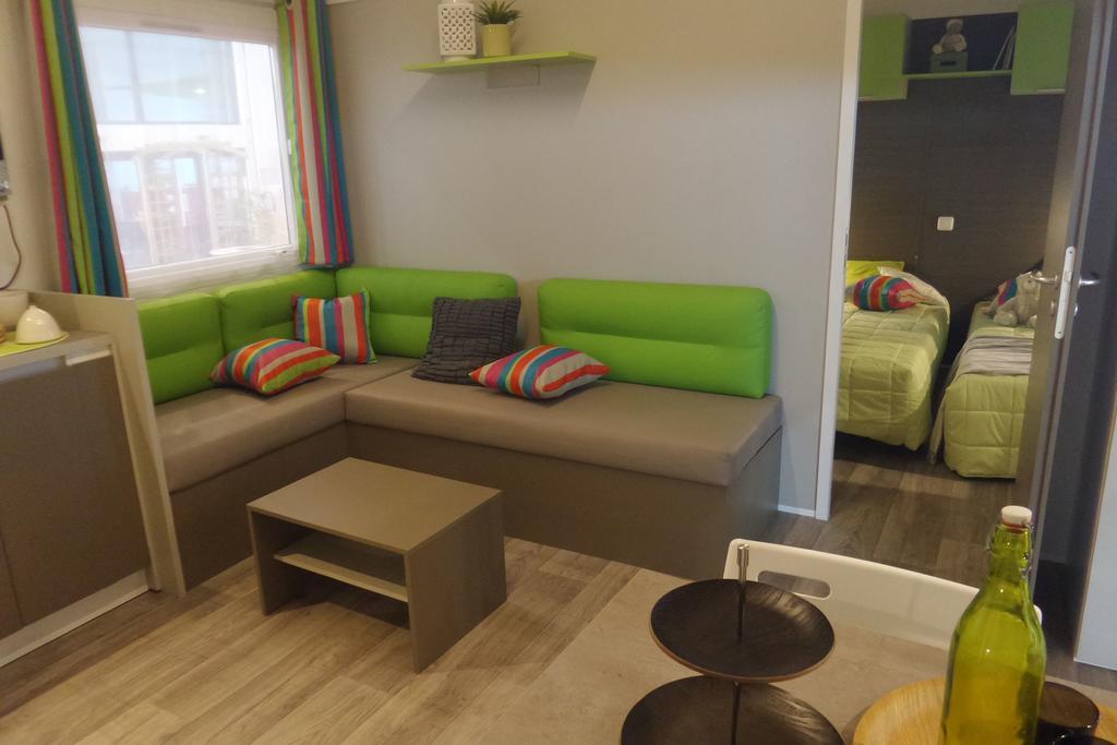 Camping Mobile Home U Sole Marinu باتريمونيو الغرفة الصورة